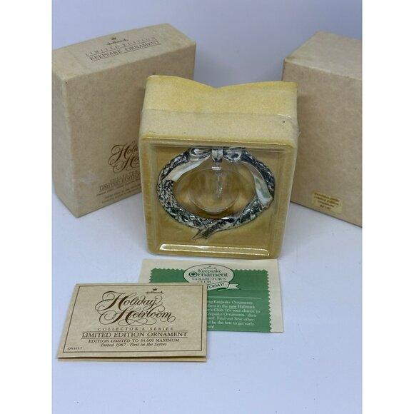 VTG 80s Hallmark Holiday Heirloom Crystal Bell Silver Wreath Christmas Ornament - Picture 9 of 10